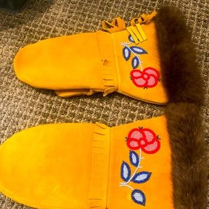 Vintage Buffalo leather and Fox fur beaded gloves